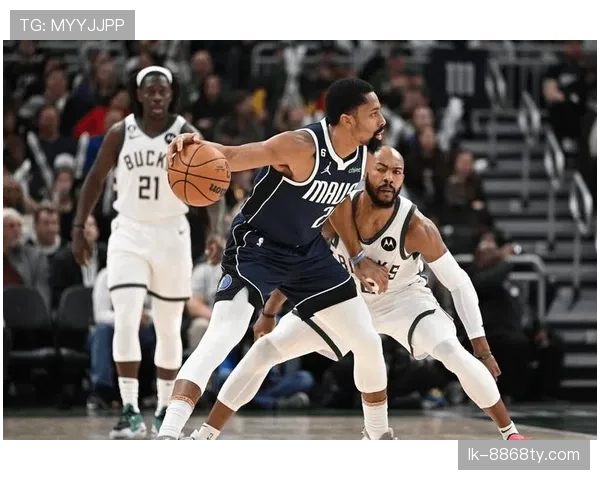 莱万与奥斯梅恩射术效率及比赛参与度对比分析