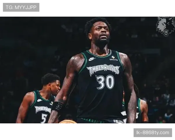 兰德尔突破制造错位提升进攻效率，明显拉开与内线同僚差距